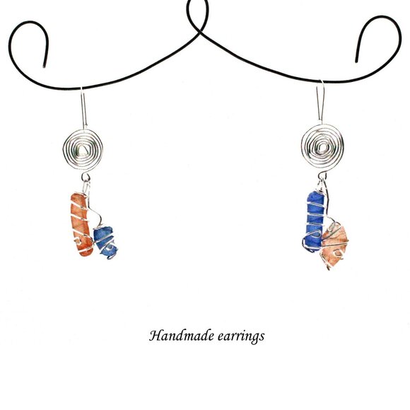 Handmade spiral wire wrapped blue and orange glass earrings. - Picture 4 of 6